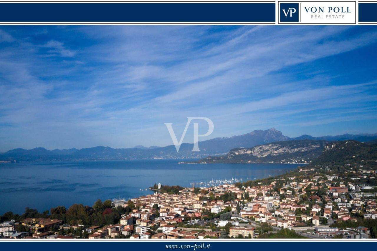 Вилла с 5 комнатами в Бардолино, Италия № 29723