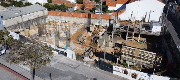 Gewerbliche Immobilie in Almeirim, Portugal 242m², Nr. 60638 9