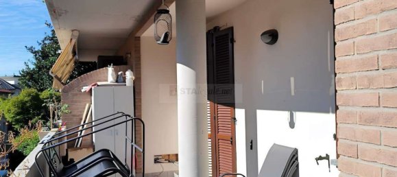 2-salle Appartement à Giussano, Italy No. 2732 6