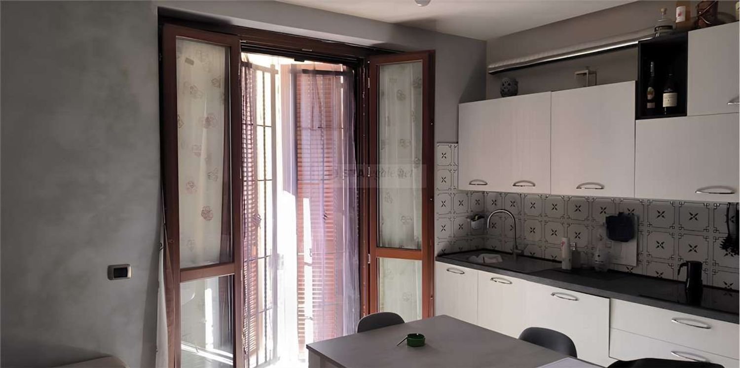 2-salle Appartement à Giussano, Italy No. 2732