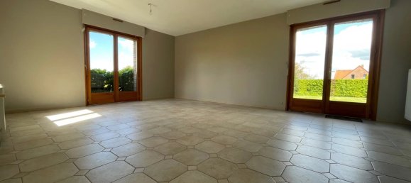 Casa de 3 dormitorios en Longuenesse, France No. 75489 2