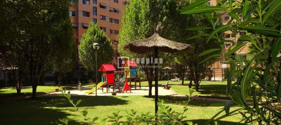 Apartamento de 2 dormitorios en Madrid, Spain No. 168354 4