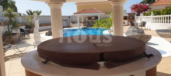 8 bedrooms Villa in Callao Salvaje, Spain No. 13856 12