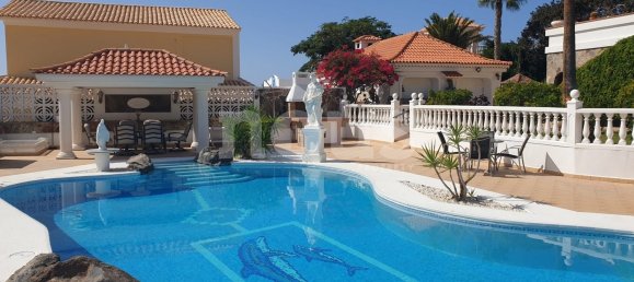 8 bedrooms Villa in Callao Salvaje, Spain No. 13856 4