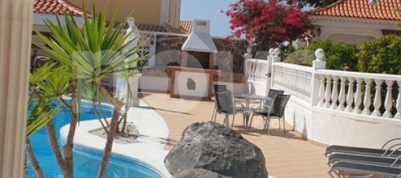 8 bedrooms Villa in Callao Salvaje, Spain No. 13856 2