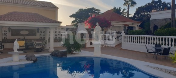 8 bedrooms Villa in Callao Salvaje, Spain No. 13856 6