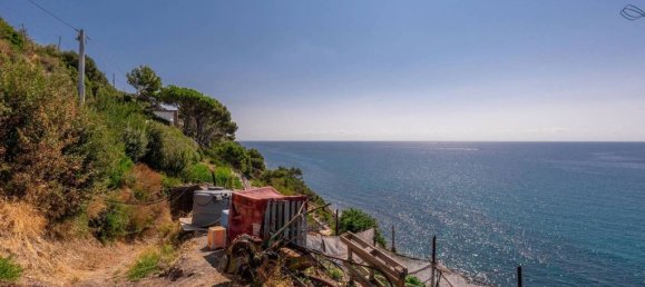 2 bedrooms Villa in Imperia, Italy No. 334962 8