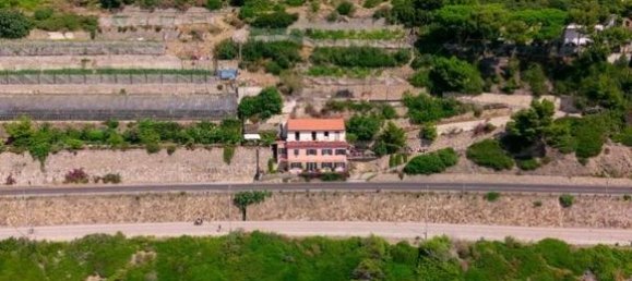 2 bedrooms Villa in Imperia, Italy No. 334962 6