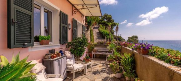2 bedrooms Villa in Imperia, Italy No. 334962 3