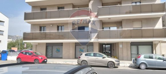 2 bedrooms Apartment in Manfredonia, Italy No. 188748 3