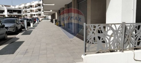 2 bedrooms Apartment in Manfredonia, Italy No. 188748 12