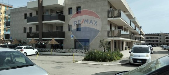 2 bedrooms Apartment in Manfredonia, Italy No. 188748 7