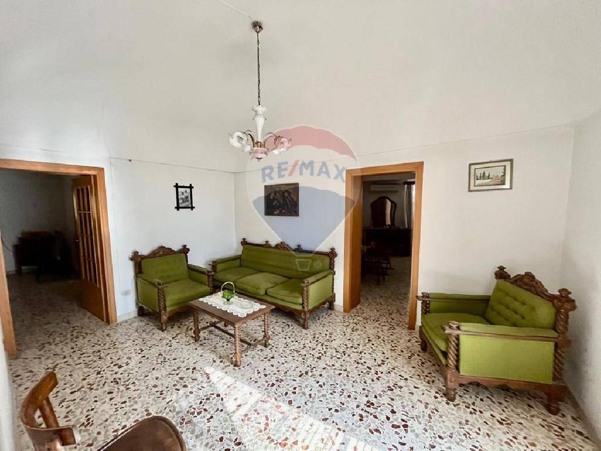 3 bedrooms Apartment in Ferla, Italy No. 320350