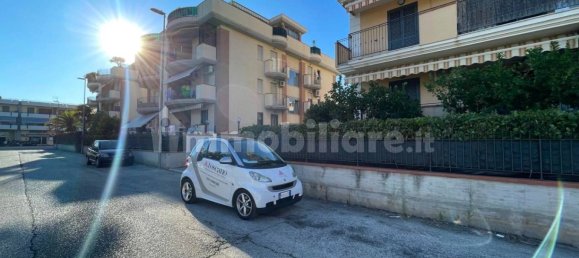 2 bedrooms Apartment in Martinsicuro, Italy No. 309606 3