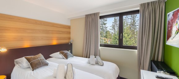 3 bedrooms Apartment in Courchevel, France No. 1255 4