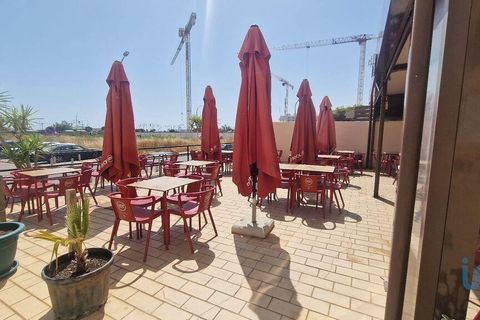 150m² Commercial property in Quarteira, Portugal No. 351439