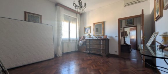 4 rooms Penthouse in Florence, Italy No. 169040 9