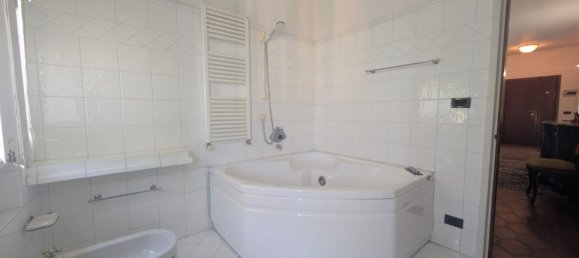 4 rooms Penthouse in Florence, Italy No. 169040 10