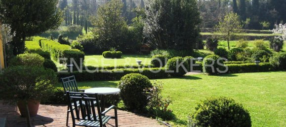 3 bedrooms Villa in Arezzo, Italy No. 128381 2