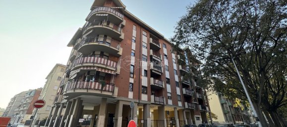 4 rooms Apartment in Turin, Italy No. 5660 24