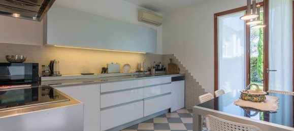 8 rooms Villa in Riccione, Italy No. 184164 2