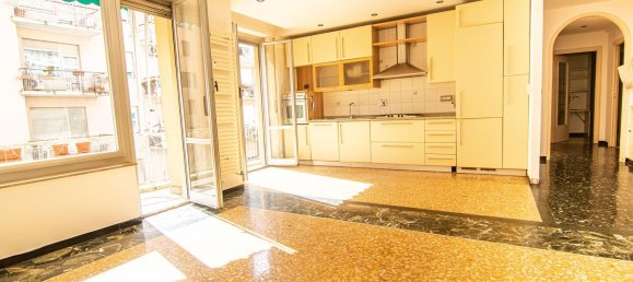 6 rooms Apartment in Genoa, Italy No. 180567 4
