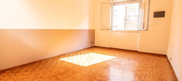 6 rooms Apartment in Genoa, Italy No. 180567 10