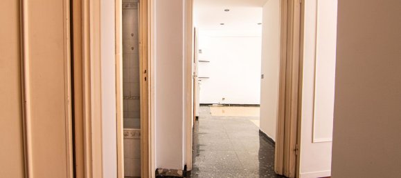 6 rooms Apartment in Genoa, Italy No. 180567 8