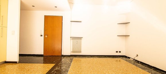 6 rooms Apartment in Genoa, Italy No. 180567 2