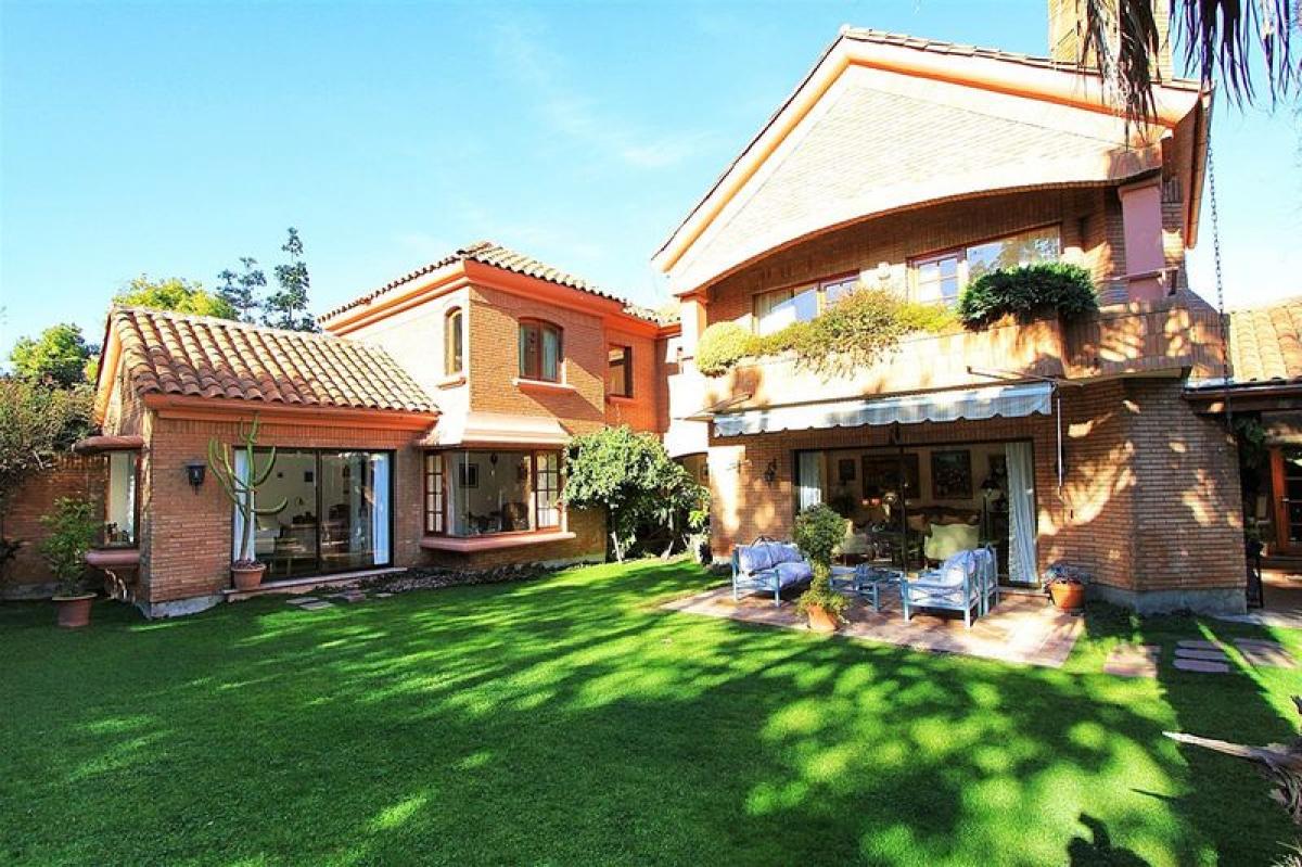 4 bedrooms House in Santiago, Chile No. 2975