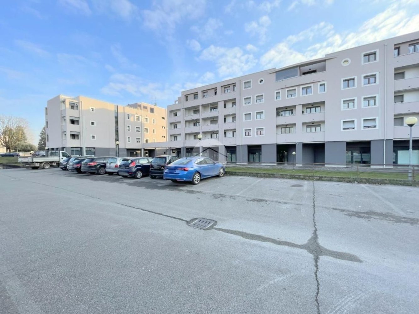 50m² Office in Brescia, Italy No. 212560