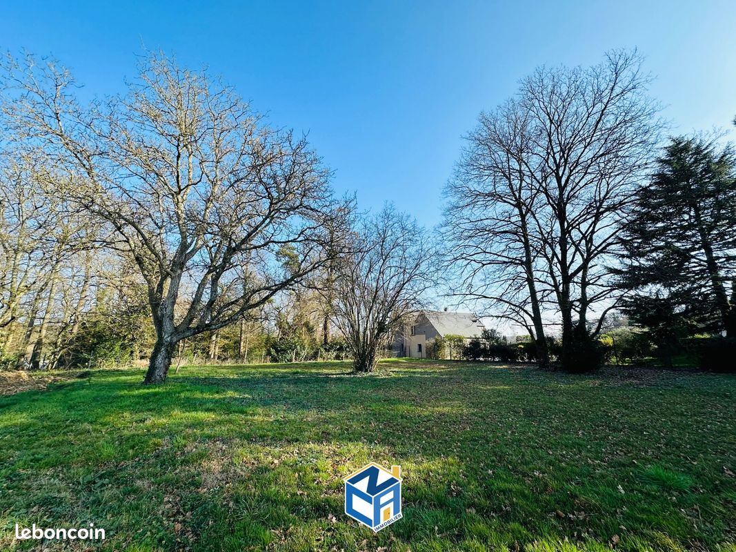 Grundstück in Montbazon, France 894m², Nr. 78228