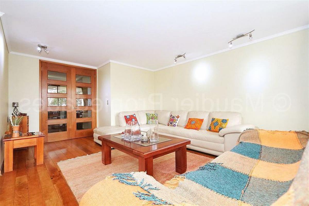 3 bedrooms Apartment in Santiago, Chile No. 5539