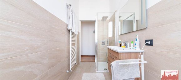 Propiedad comercial de 1 dormitorio en Varese, Italy No. 374169 18