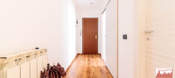 Propiedad comercial de 1 dormitorio en Varese, Italy No. 374169 21