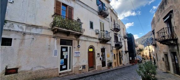 Квартира с 3 комнатами в Липари, Италия № 155549 6