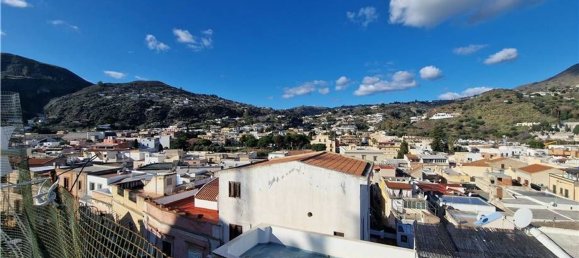 Квартира с 3 комнатами в Липари, Италия № 155549 25