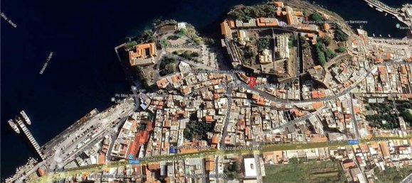 Квартира с 3 комнатами в Липари, Италия № 155549 26