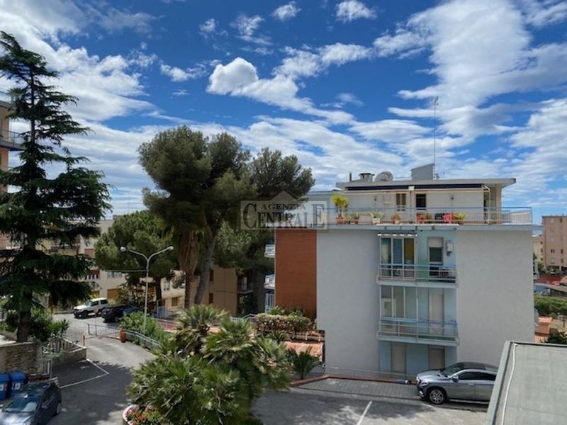 3 rooms Apartment in Sanremo, Italy No. 228228