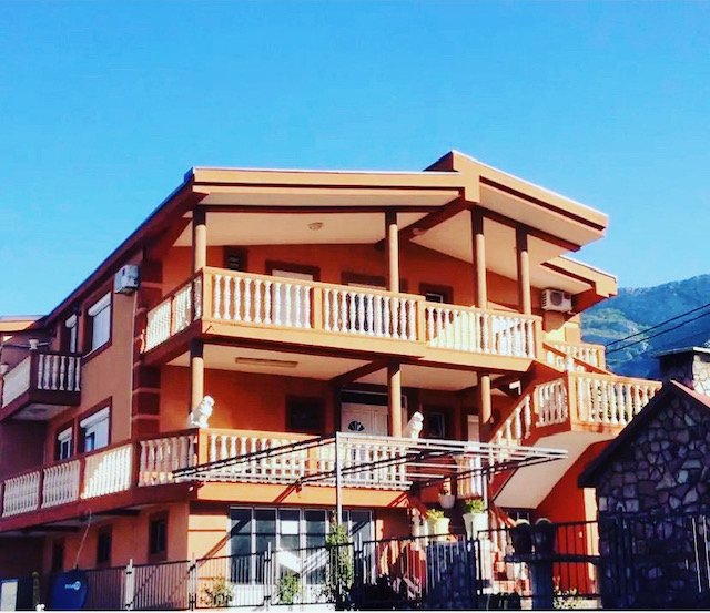 12 bedrooms Apartment in Sutomore, Montenegro No. 342