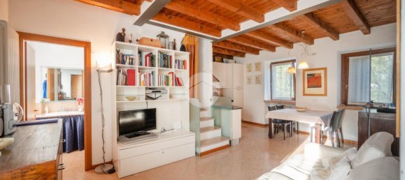 2 rooms Apartment in Verona, Italy No. 82688 2