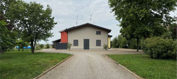 7غرفة فيلا في Reggio Emilia, Italy رقم 106801 33