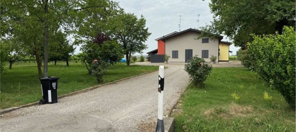 7غرفة فيلا في Reggio Emilia, Italy رقم 106801 36