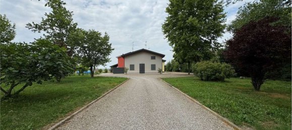 7غرفة فيلا في Reggio Emilia, Italy رقم 106801 34