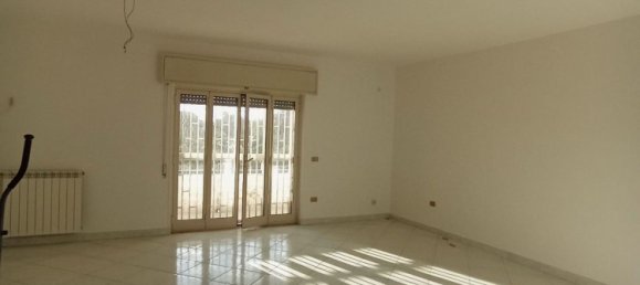 3 rooms Apartment in Caserta, Italy No. 293091 6