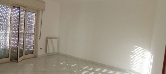 3 rooms Apartment in Caserta, Italy No. 293091 5