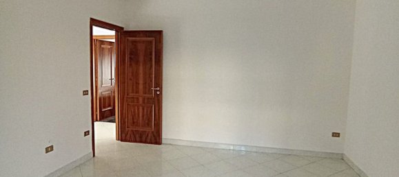 3 rooms Apartment in Caserta, Italy No. 293091 24