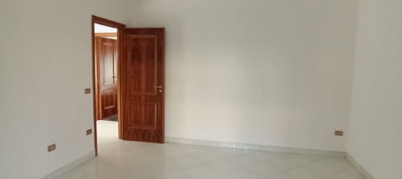 3 rooms Apartment in Caserta, Italy No. 293091 30