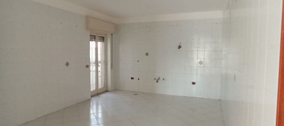 3 rooms Apartment in Caserta, Italy No. 293091 8