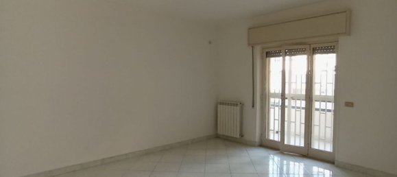 3 rooms Apartment in Caserta, Italy No. 293091 3